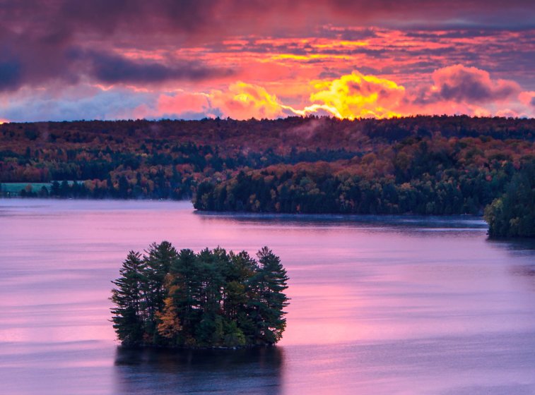 Banner LAKES & BAYS OF ONTARIO - CANADA - 6 Nights / 7 Days